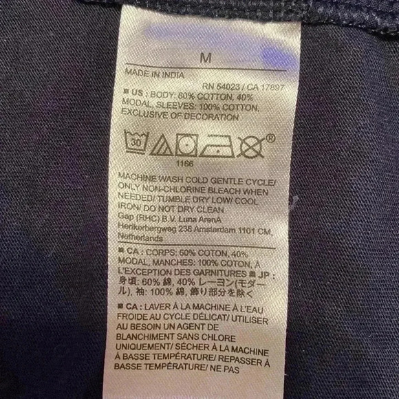 Banana Republic Black Eyelet Flutter Sleeve Shirt Top in Size Medium. - Picture 8 of 11